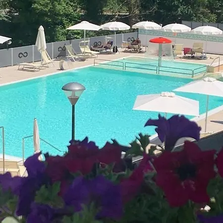 Terme Di Frasassi 酒店 真加