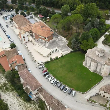 Terme Di Frasassi 3* 真加