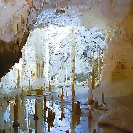 Terme Di Frasassi Genga (Ancona)
