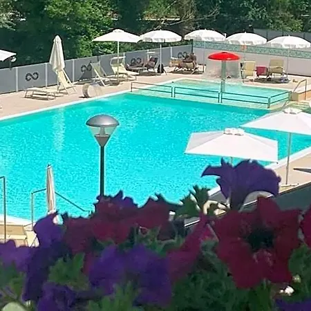 Terme Di Frasassi מלון גנגה