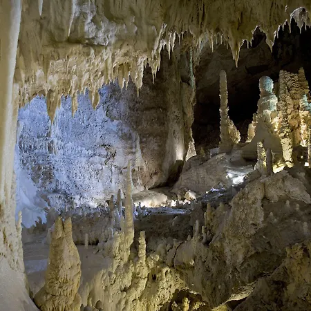Terme Di Frasassi