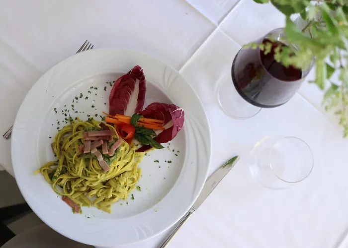 Terme Di Frasassi 酒店 3*