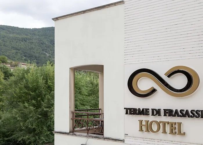 Terme Di Frasassi 酒店 3*