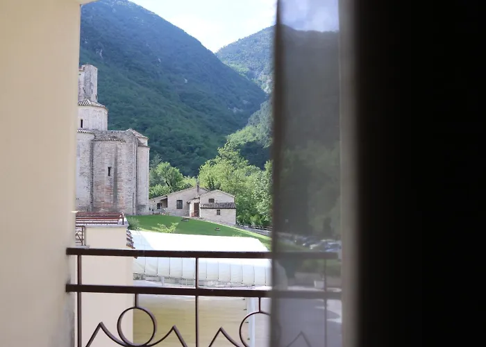 Terme Di Frasassi 3* 真加